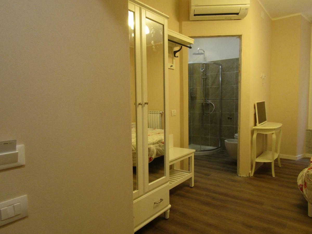 Hotel Tourist Point La Spezia Extérieur photo